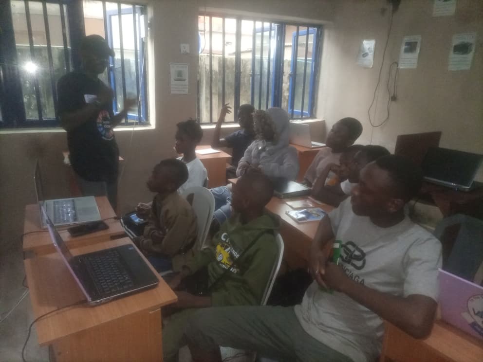 Students in the YTC-supported Nigerian classroom